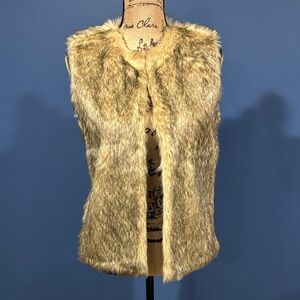 Luxurious Faux Fur Vest - Beige